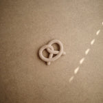 Load image into Gallery viewer, Mushie | Teether - Pretzel Natural
