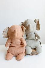 Load image into Gallery viewer, Safari Friends - Medium Elephant