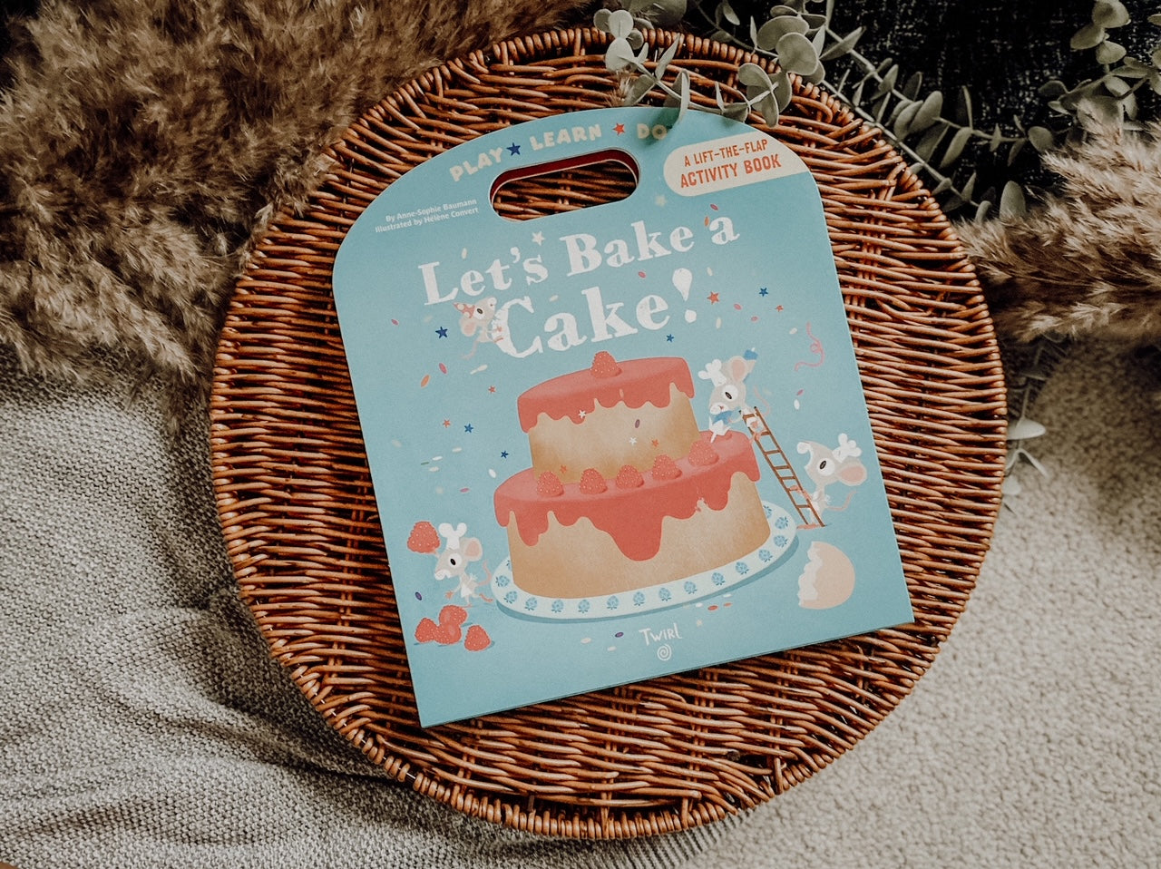 Play Learn Do Series Book : Let's Bake a Cake! :