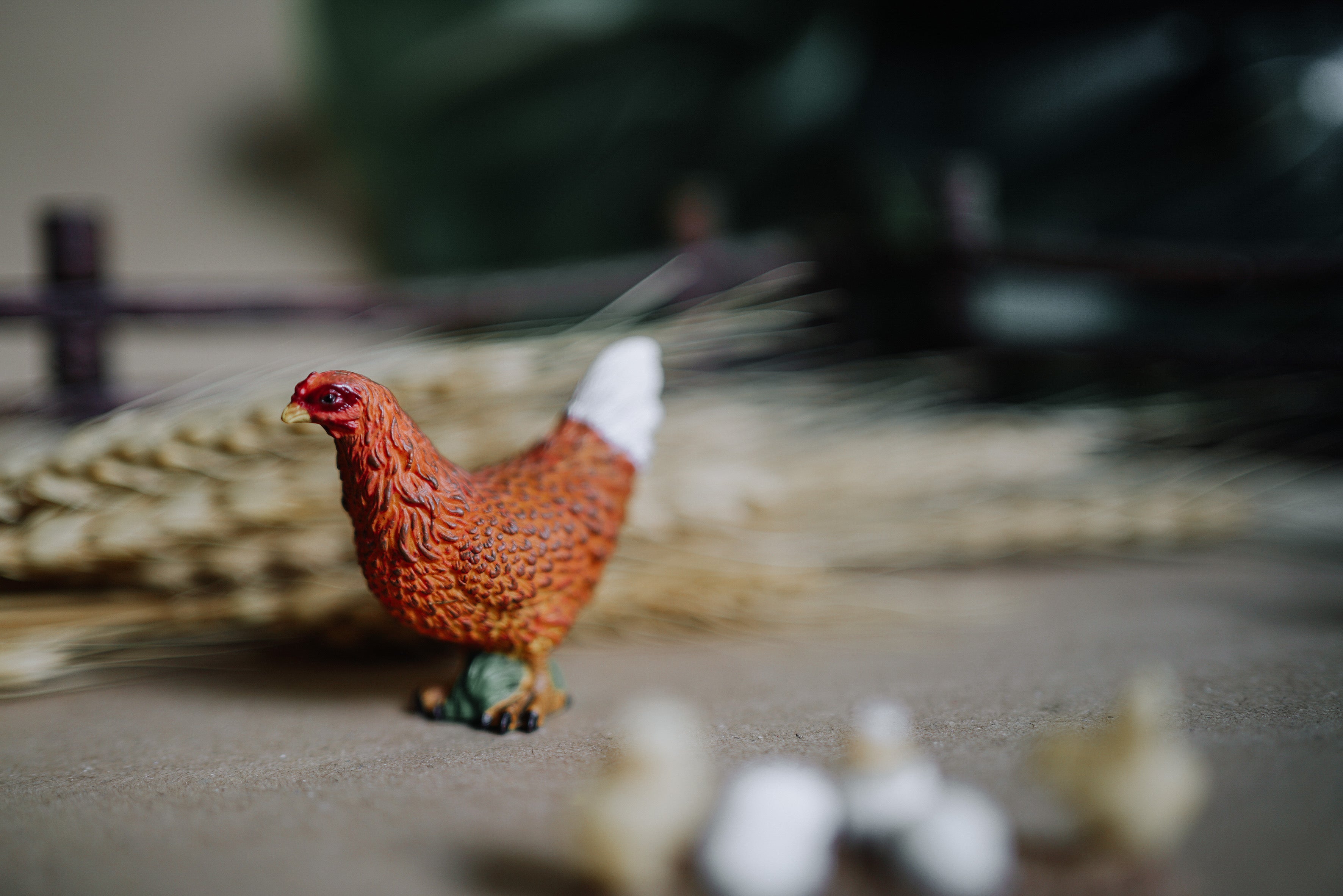 CollectA Figurine - Hen and Chicks Hatching