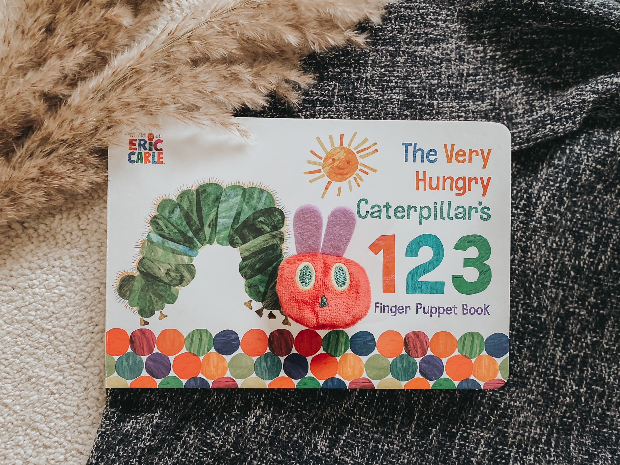 The Very Hungry Caterpillar Finger Puppet Book: 123 Counting Book